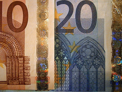 two banknotes thumbnail
