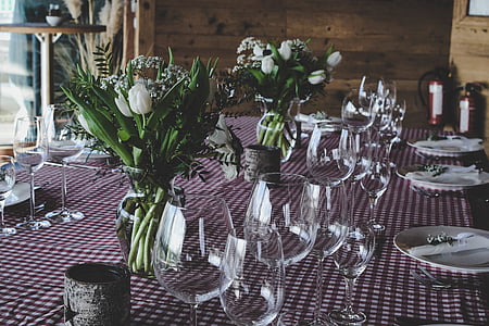 photo of table setting thumbnail