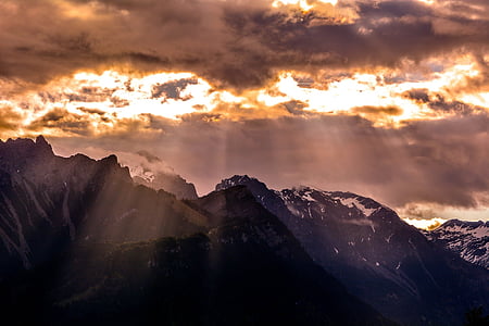 landscape photography of mountians thumbnail