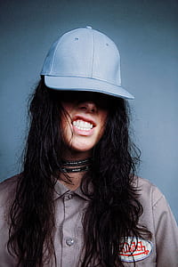 woman grinning thumbnail