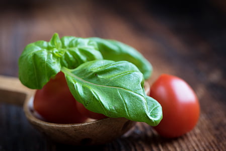 tomatoes and spinach thumbnail