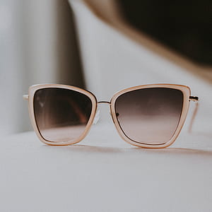 closeup photo of brown oversize sunglasses thumbnail