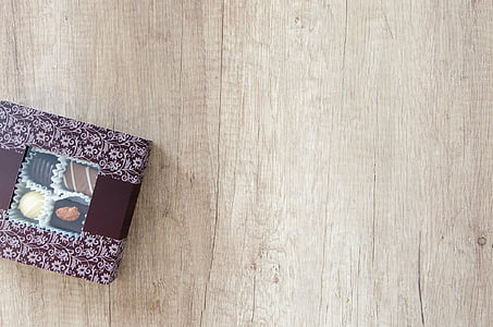 brown chocolate box thumbnail