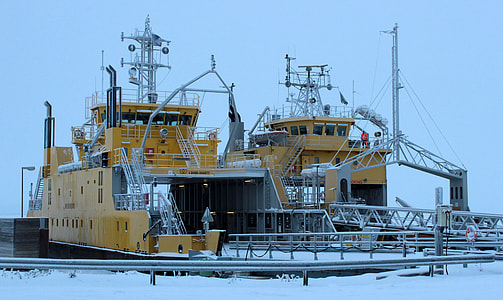 The ferries Meriluoto and Merisilta in Hailuoto, Finland thumbnail