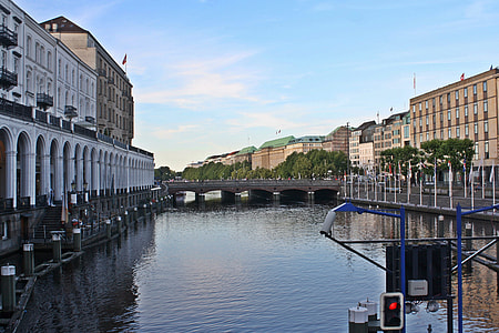 Rathausmarkt, Alsterarkaden thumbnail