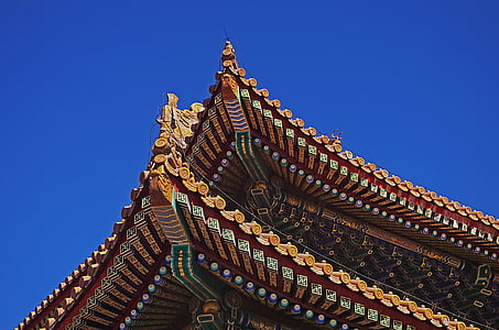 pagoda under blue sky thumbnail