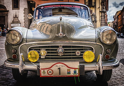 silver sedan thumbnail