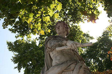 Julius Caesar, Tuileries thumbnail