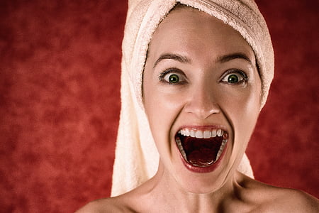 shallow focus photography of woman thumbnail
