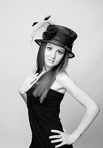 woman posing for photo shoot thumbnail