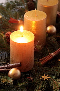 closeup photography of lighted candle thumbnail