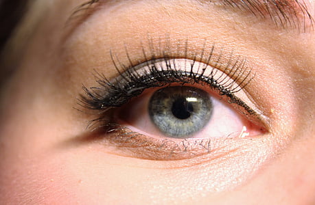 close up photography of human eye thumbnail