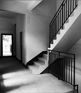 Inside The Building, Building thumbnail