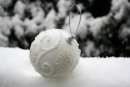 selective focus photography of white bauble thumbnail