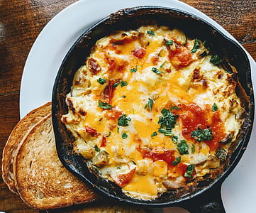omelette with sliced tomato thumbnail
