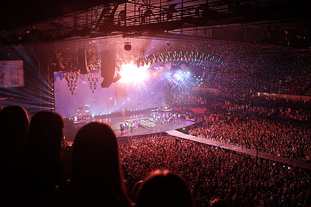 people in concert thumbnail