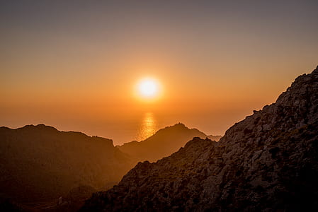 landscape photography of mountains thumbnail