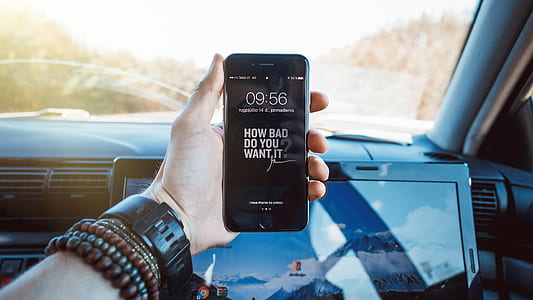 hand, apple, iphone, smartphone thumbnail