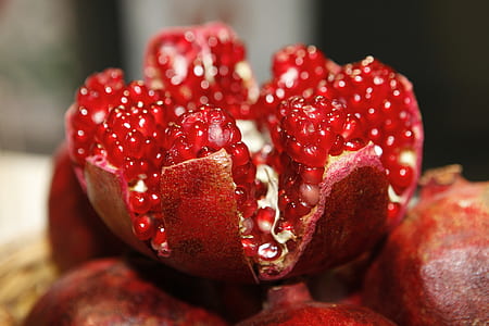 red fruit with seeds thumbnail