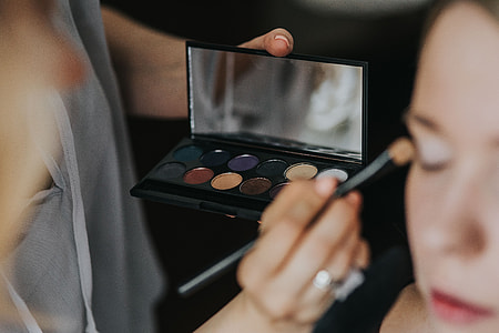 Make-up accessories close-ups thumbnail