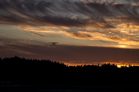 jet flying in mid air thumbnail
