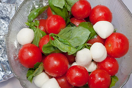 bowl of red tomatoes thumbnail