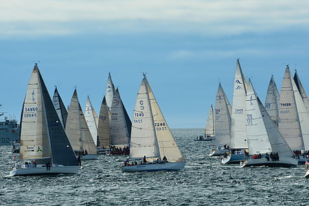sloop boat on sea thumbnail