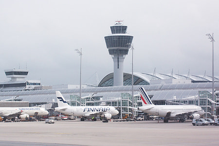 photo of airliners thumbnail