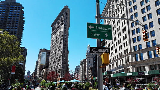 landscape photography of Flatiron Building, New York thumbnail
