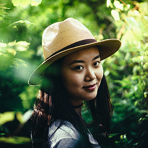 women's brown woven round hat thumbnail