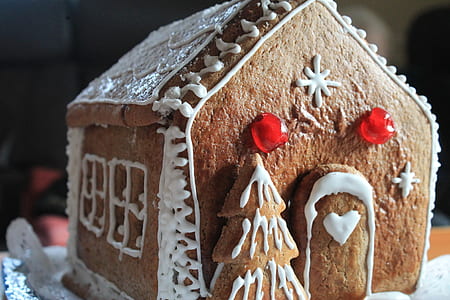 gingerbread house thumbnail