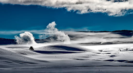 ocean wave under blue sky thumbnail