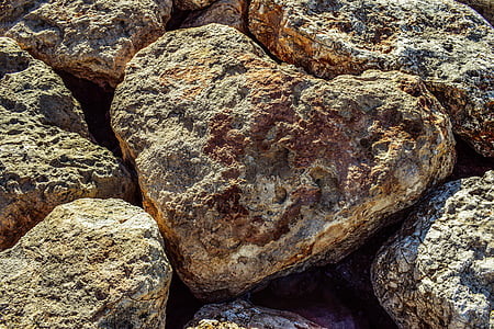 heart-shaped brown stone thumbnail