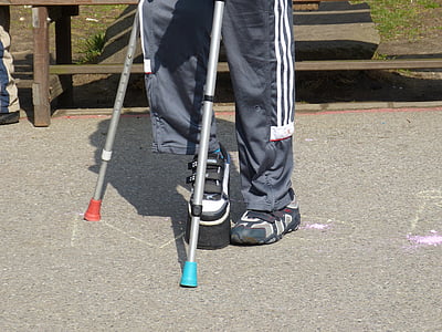 person using forearm crutches thumbnail