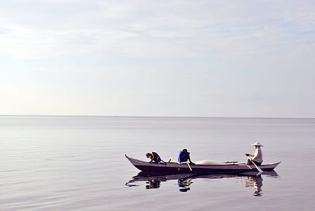 people on boat thumbnail