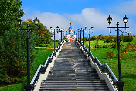 gray concrete stairs during daytime thumbnail