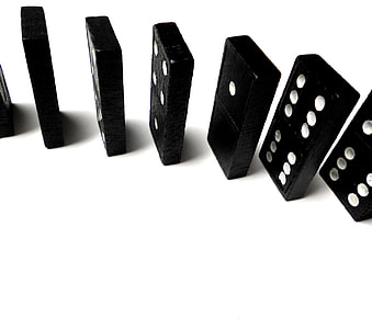 standing dominoes thumbnail