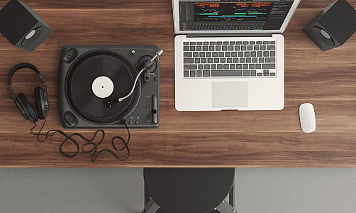 Macbook White thumbnail