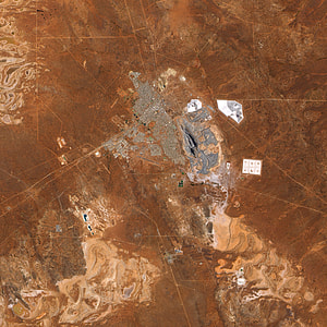 Open Cut Goldmine Super Pit near Kalgoorie, Western Australia thumbnail