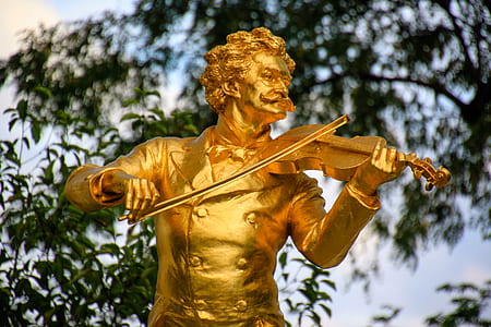 statue of violinist at daytime thumbnail