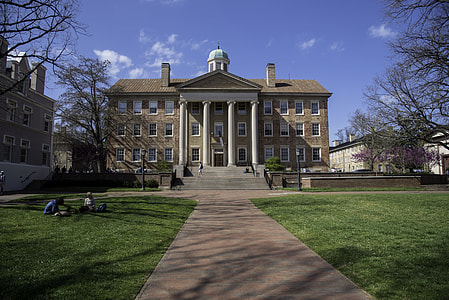 View of the main quad area at UNC Chapel Hill, North Carolina thumbnail