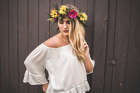 Woman wearing a white dress thumbnail