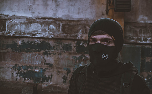 man wearing face mask thumbnail