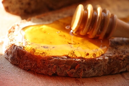 honey on table thumbnail