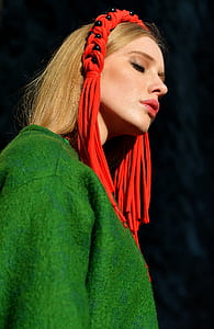 woman wearing red paracord headband thumbnail