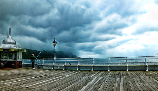 cumulus cloud above sea thumbnail