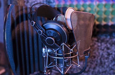 black headphones with microphone thumbnail