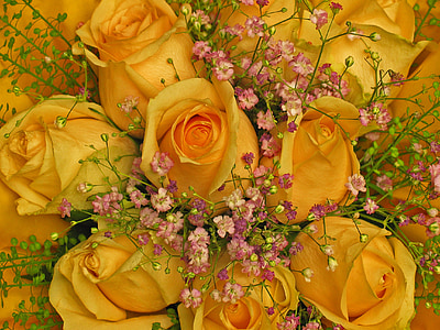 close-up photo of yellow rose bouquet thumbnail