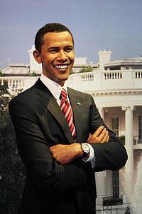 Man in Suit with Barack Obama Face thumbnail