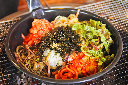 noodles dish with vegetable toppings thumbnail